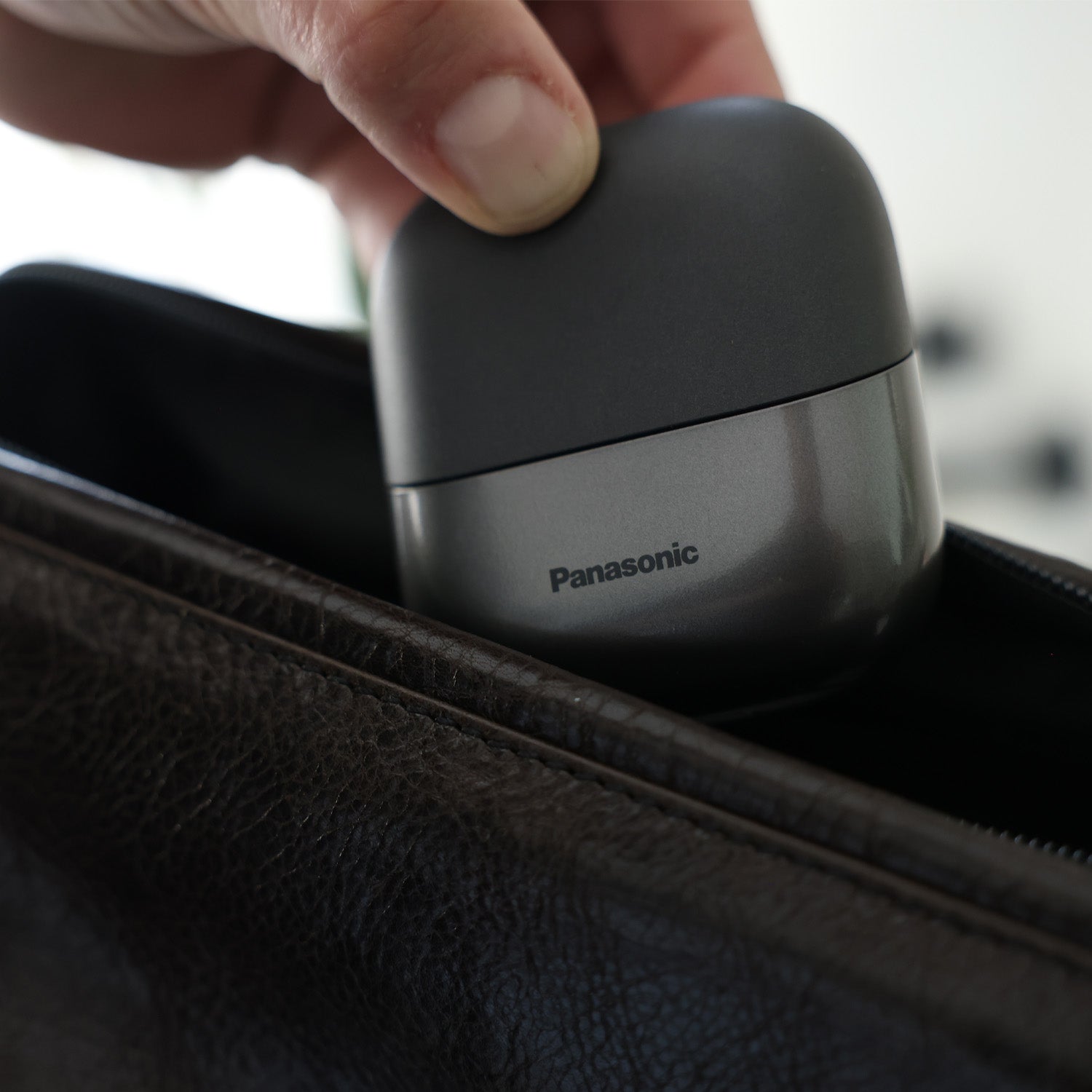 Swipe Right Electric Travel Shaver for Men