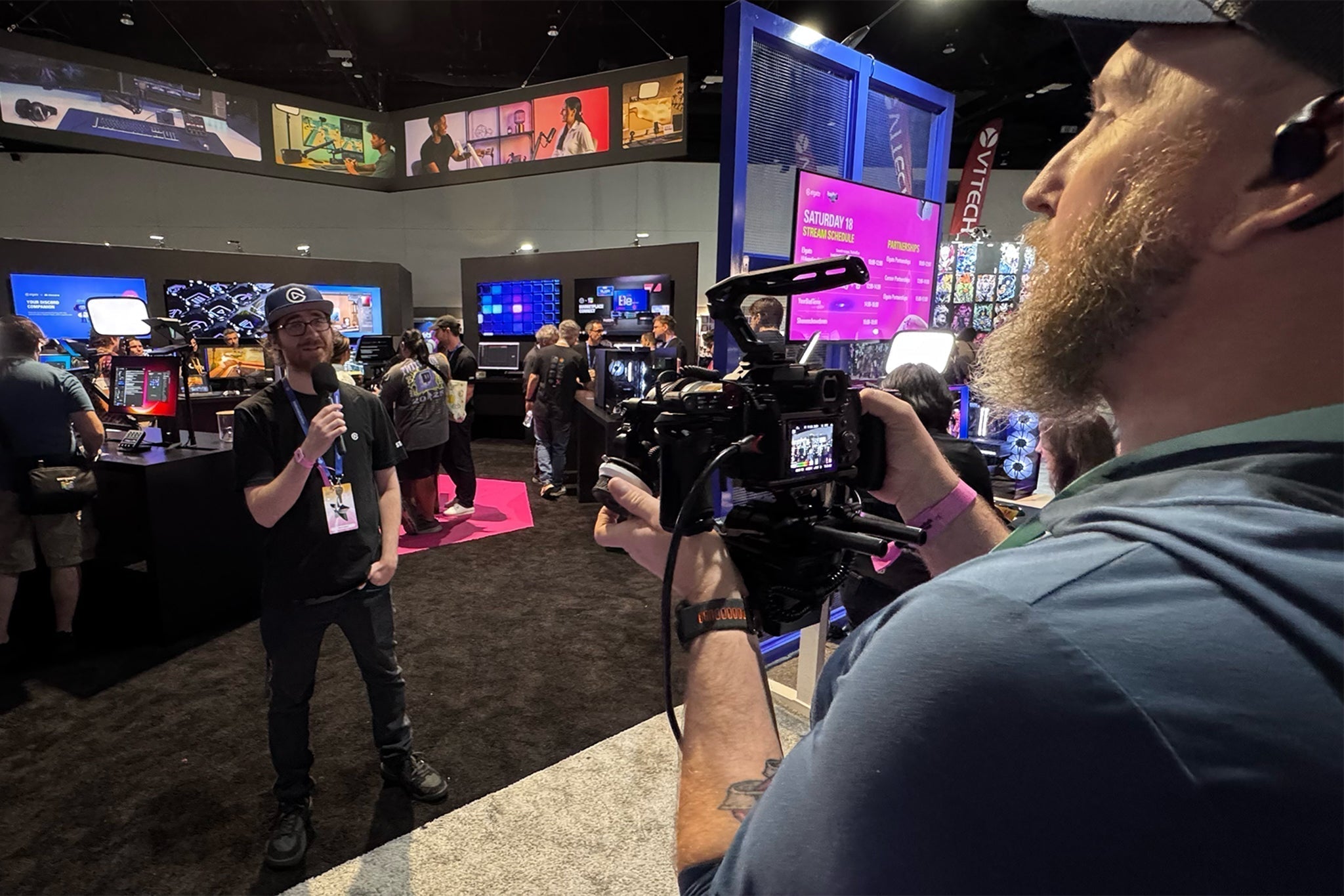 TwitchCon 2025: LUMIX and LiveU Helps Elgato Livestream with a Smaller Footprint