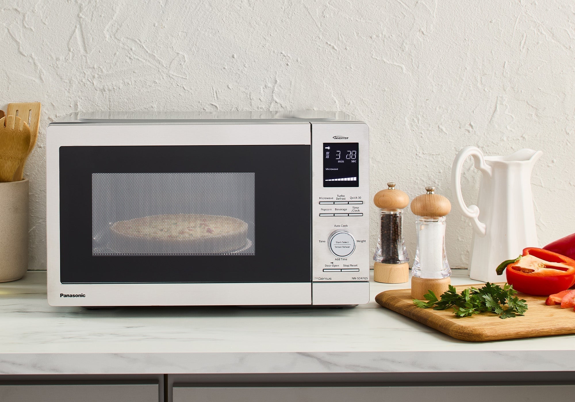 “Can I Microwave This?” What You Actually Can and Can’t Heat in the Microwave