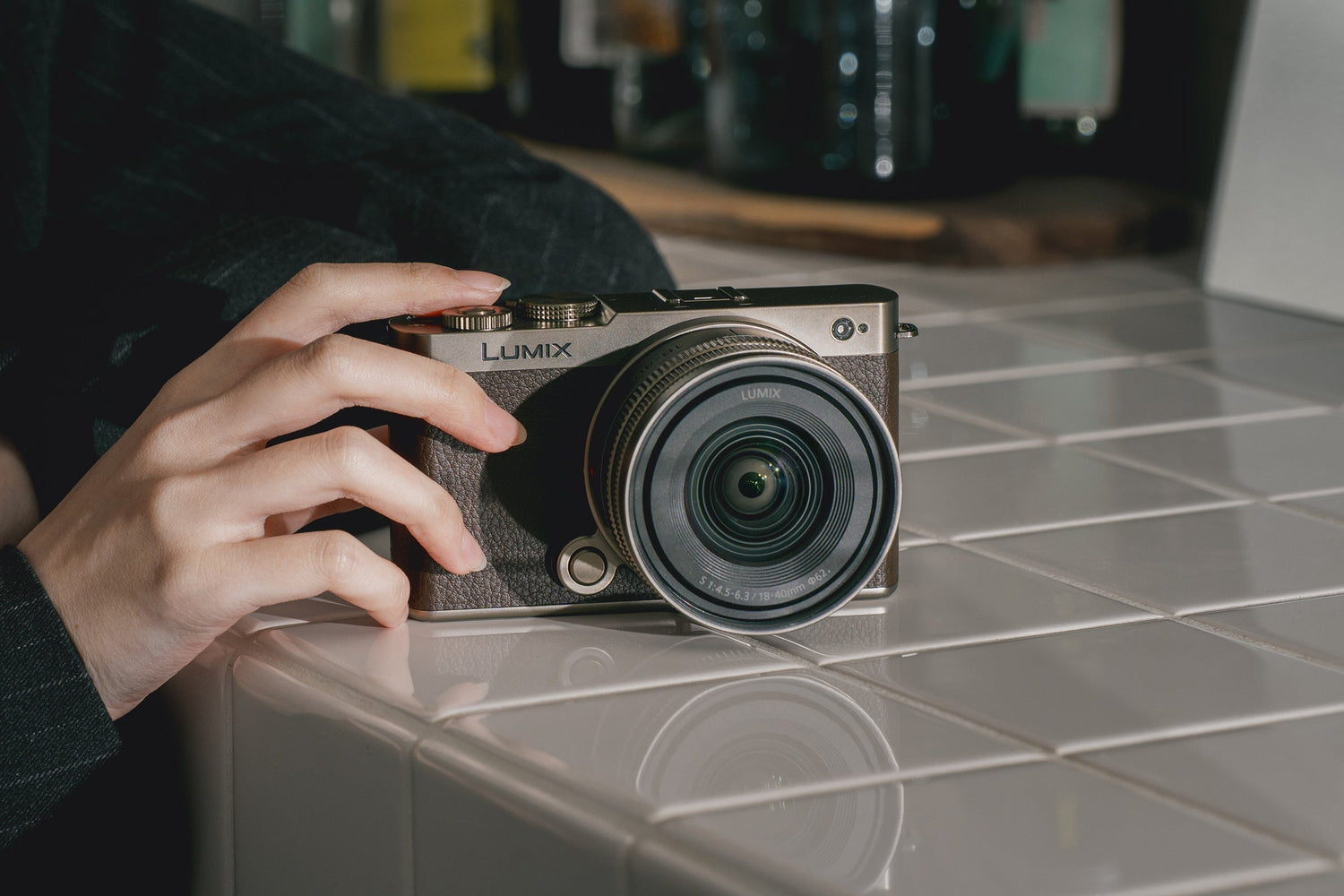 A New Expression of the LUMIX S9: Titanium Gold