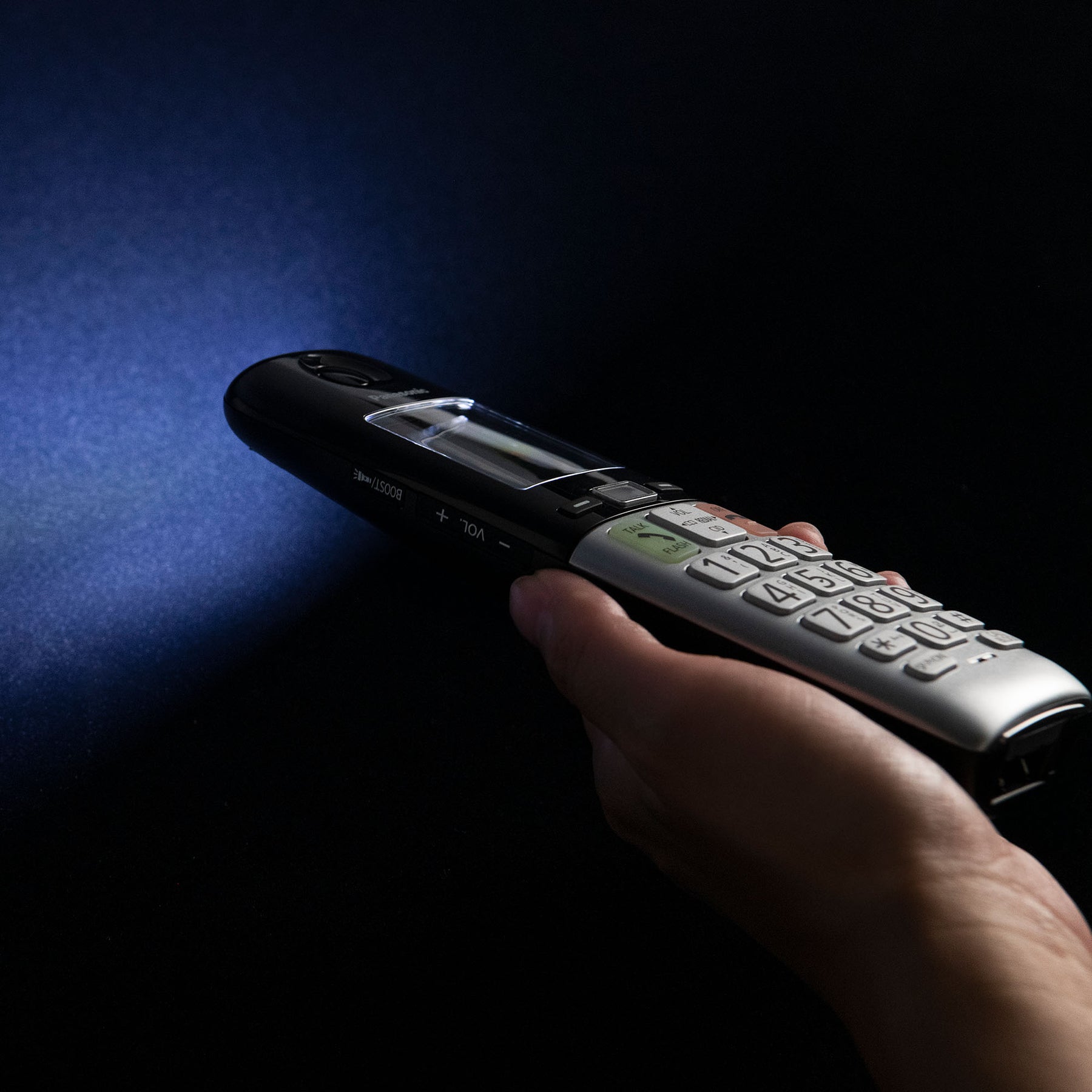 EasytoUse Cordless Phone with Flashlight and QuickTouch Dialing K
