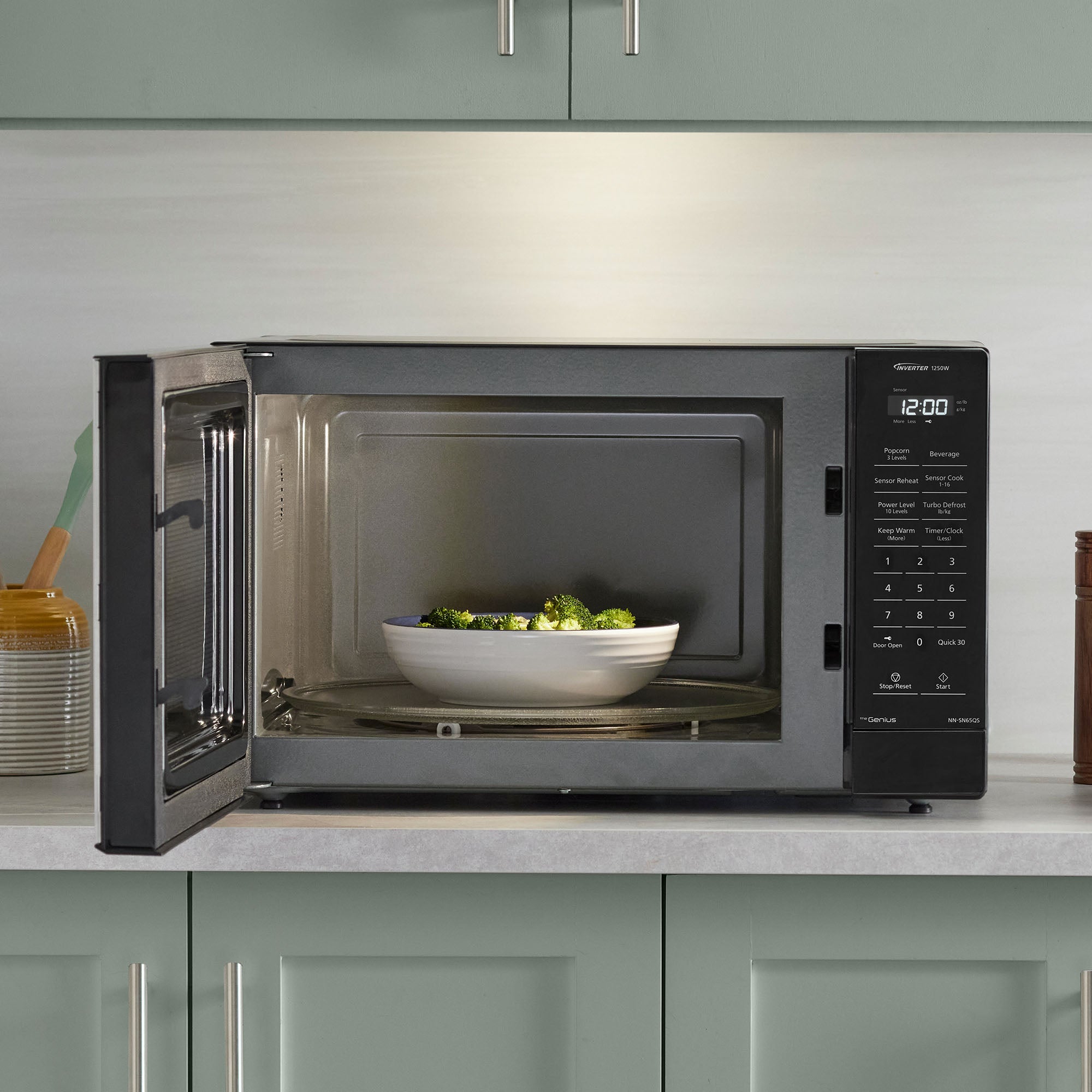 1.2 Cu. Ft. Inverter Microwave 1250W - NN-SN65QSD