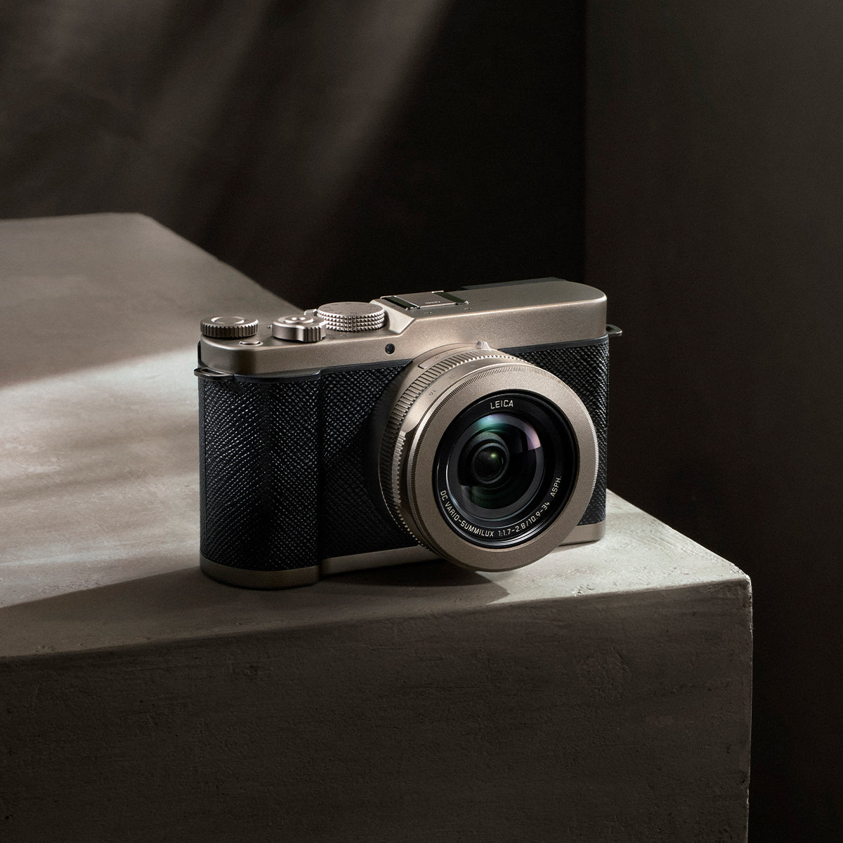 【おまけ付き】LUMIX H-H020 と DMW-LMC46 Shop Panasonic USA Exclusive Models/Kits