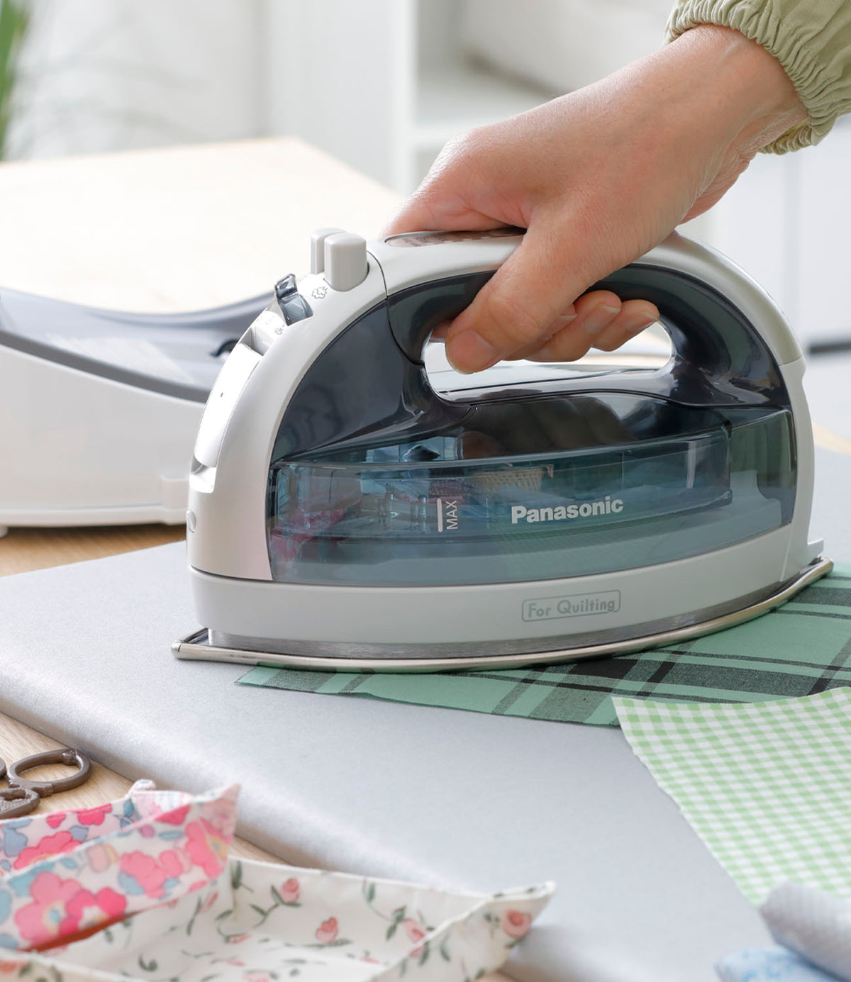 Panasonic 360-Degree Freestyle Cordless Steam/Dry Iron, 1500W ...