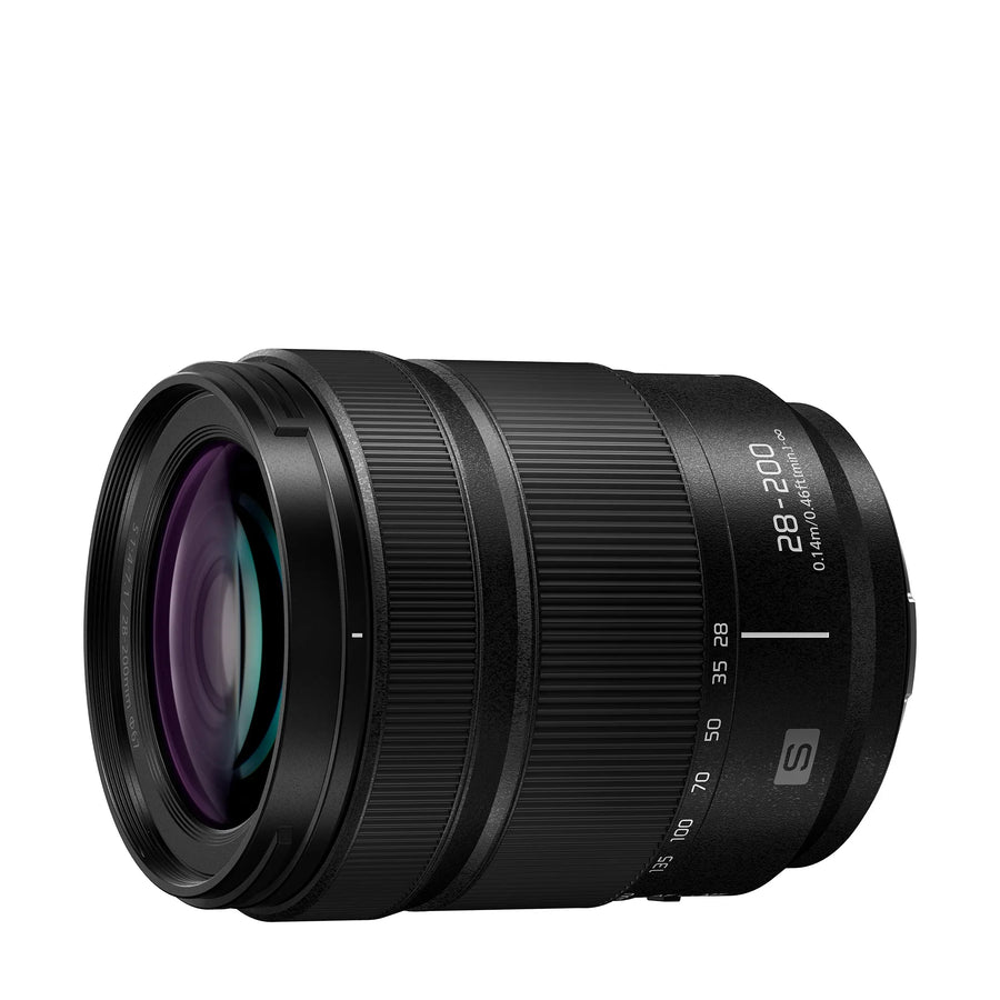 LUMIX S 28-200mm F4-7.1 Macro O.I.S. product photo